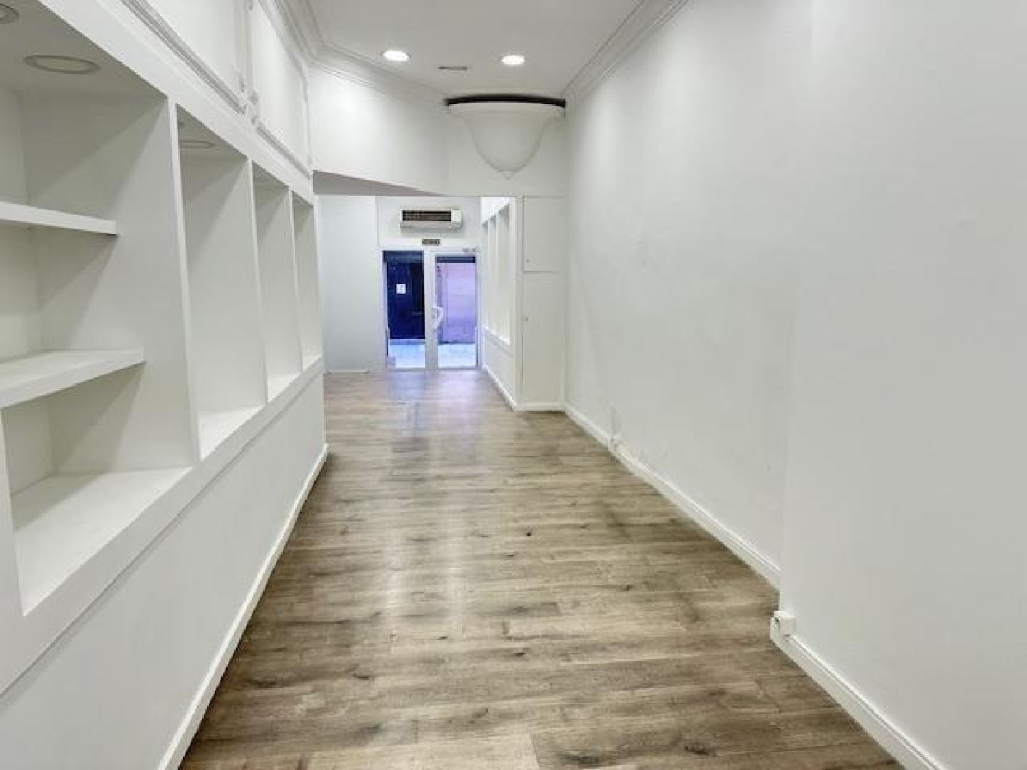  till salu lokal Manresa Bages 3