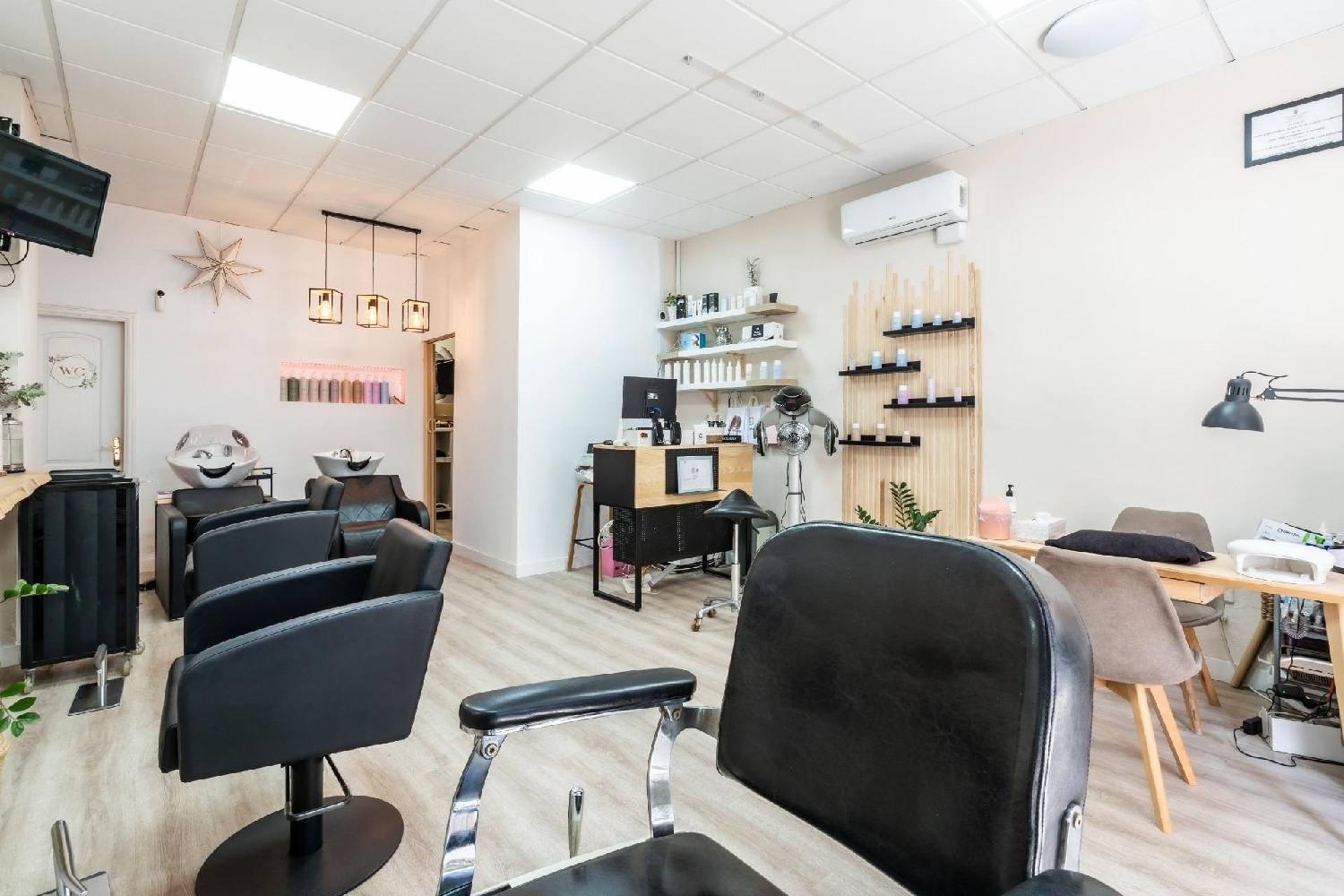  for sale commercial premise Maroñas Noya 8