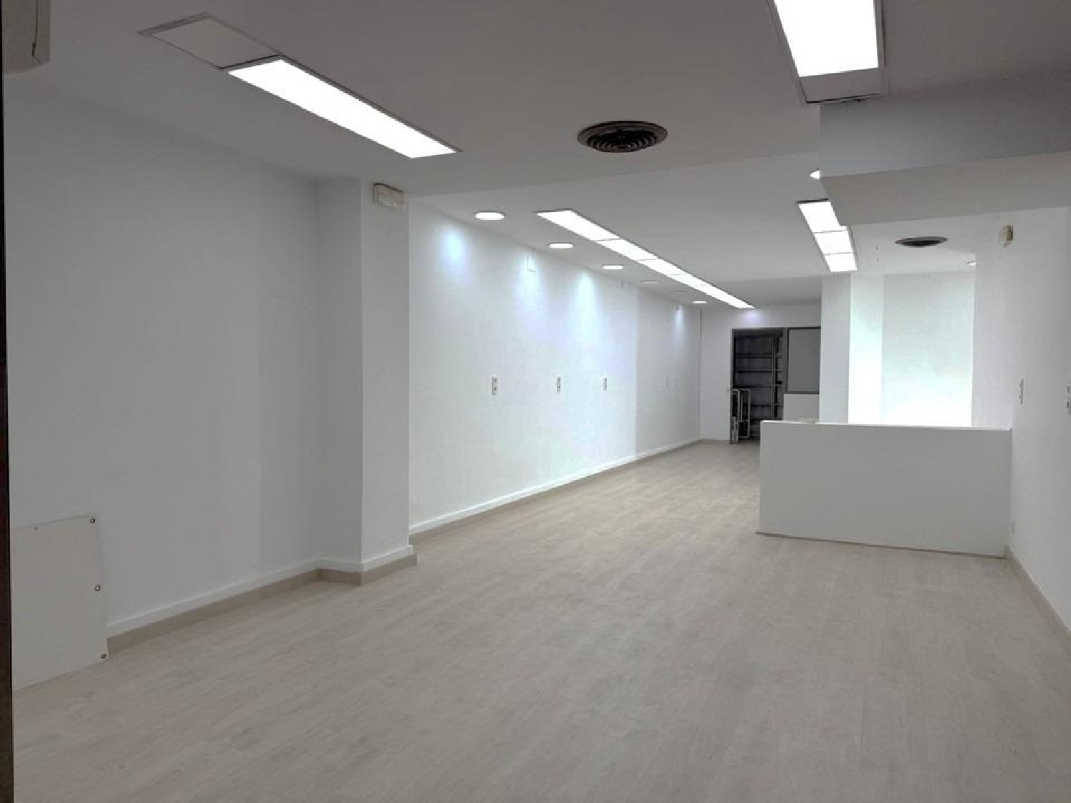  en venta local Premia De Mar Maresme 2