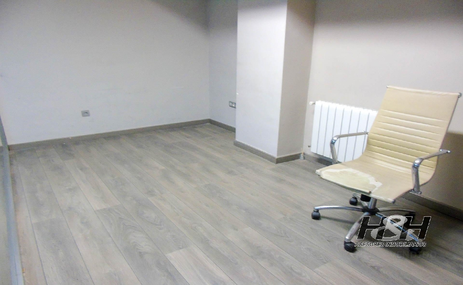  à vendre local commercial Valencia De Las Torres Campiña Sur 8