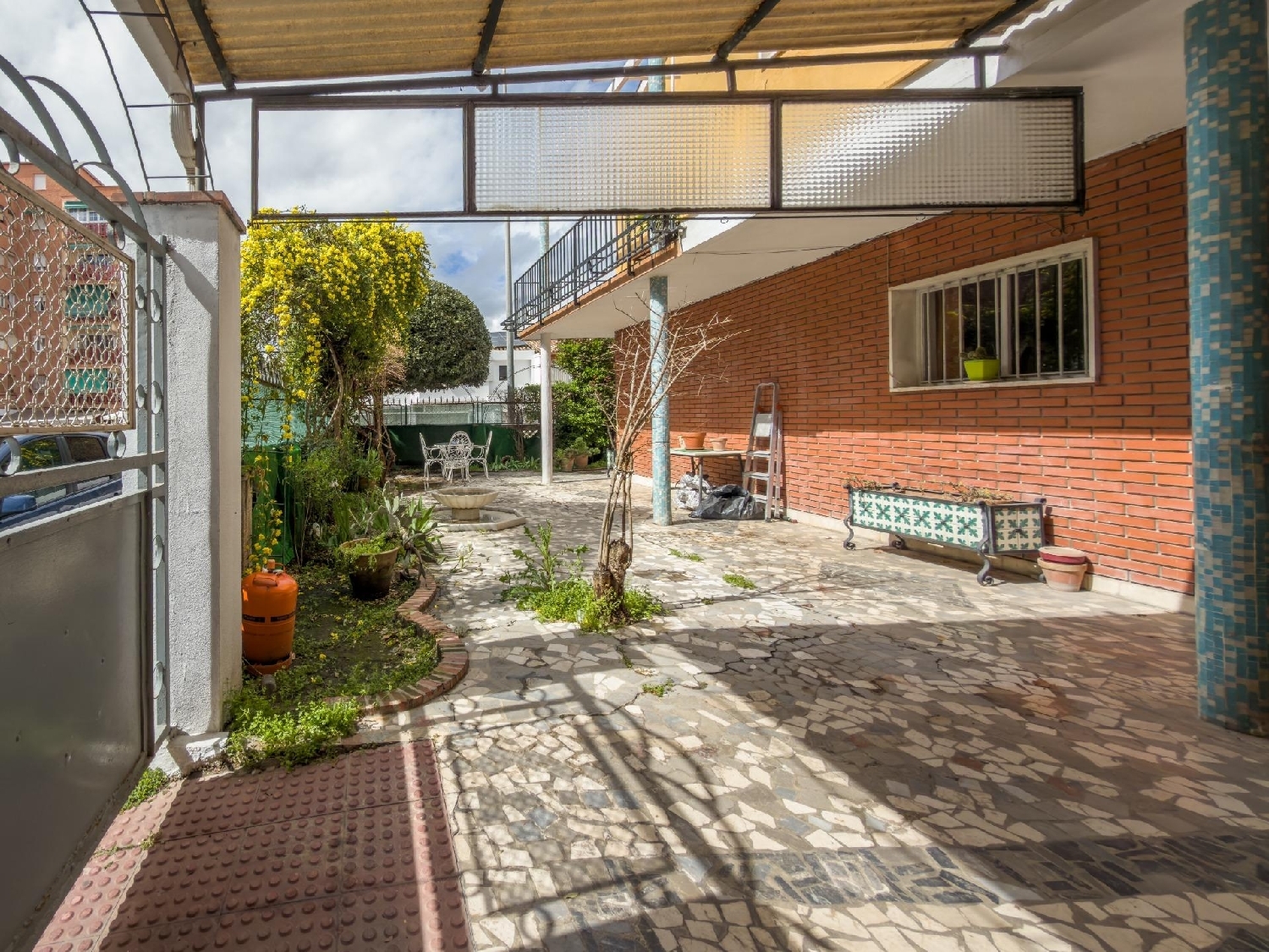 till salu parhus Barrio De Granada Alacantí 8