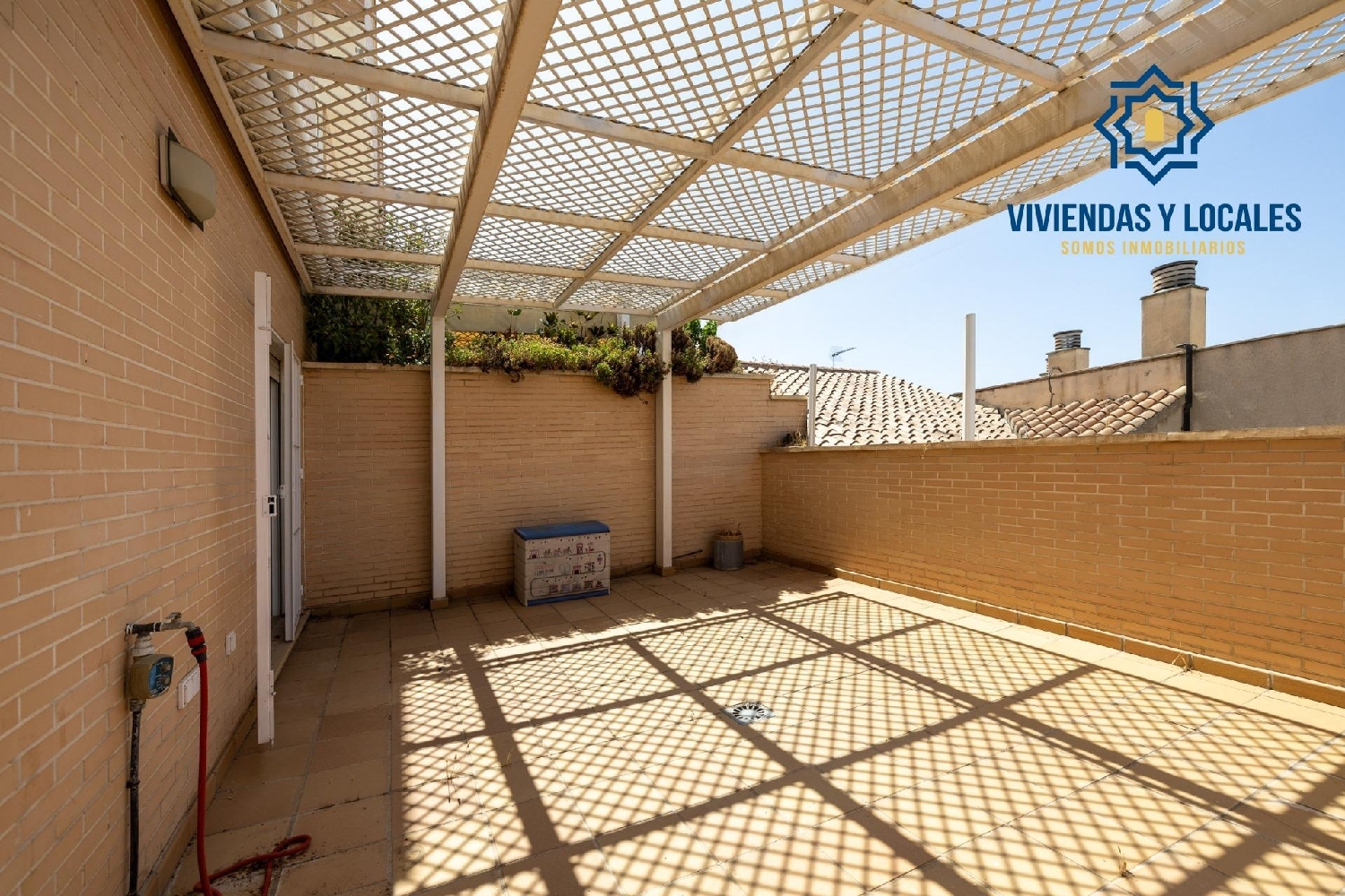 till salu parhus Barrio De Granada Alacantí 3