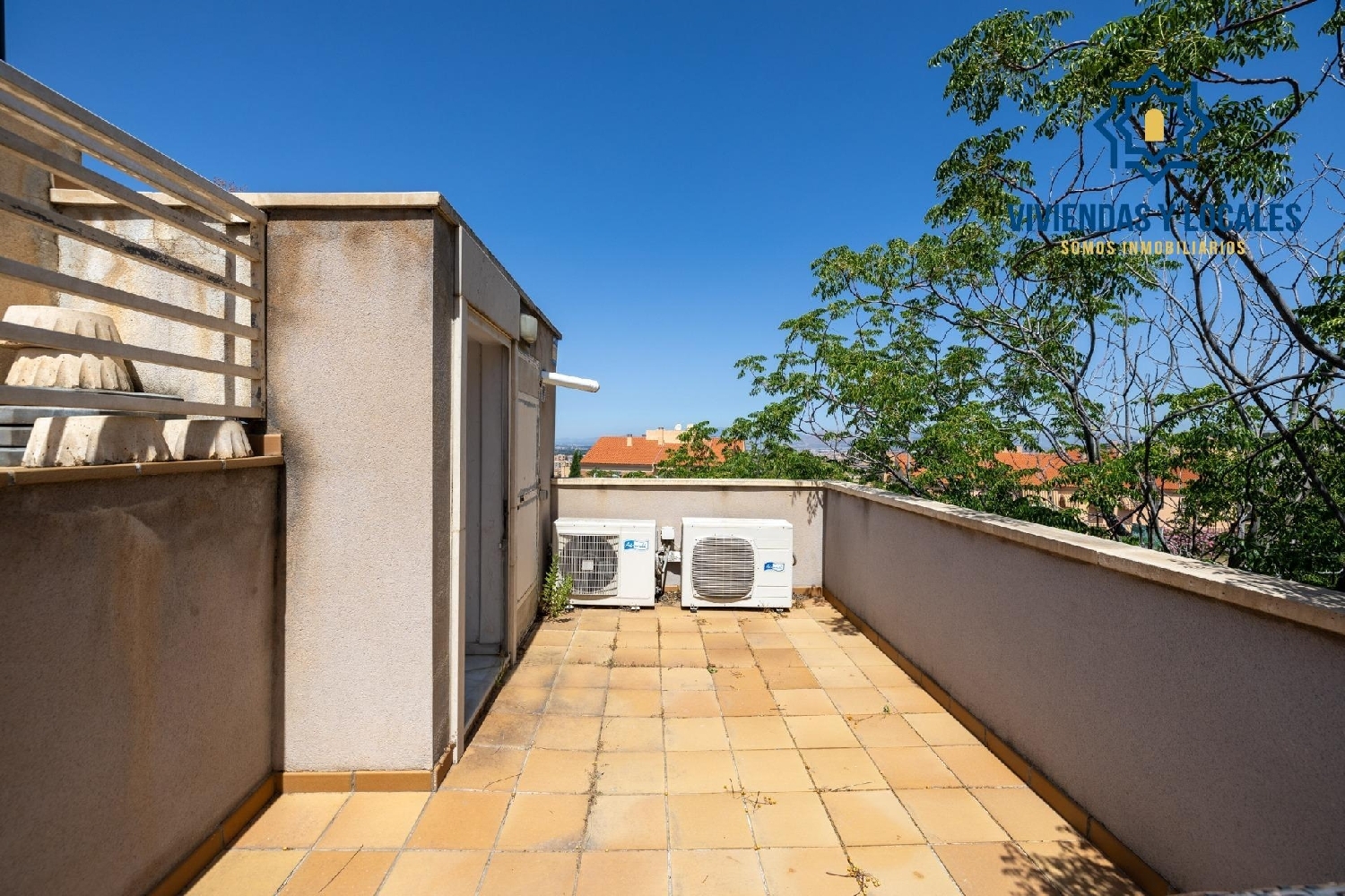 till salu parhus Barrio De Granada Alacantí 6