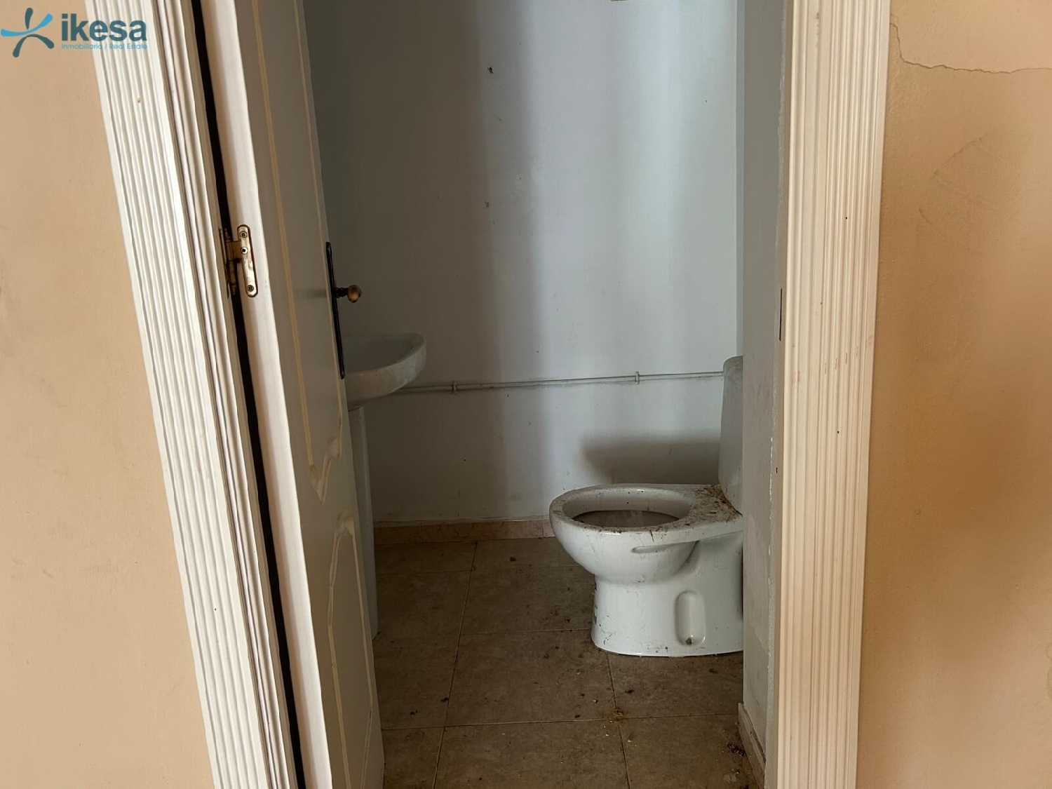 for sale shop Bollullos Par Del Condado Condado (El) 6