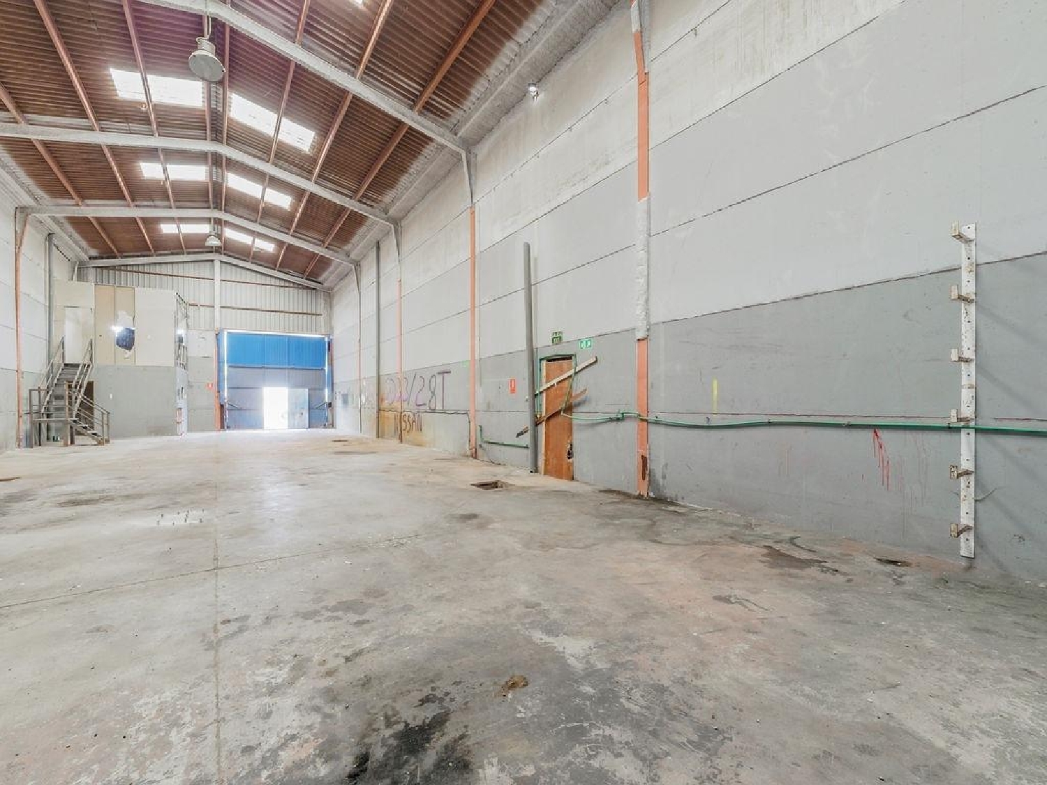  for sale shop Guillena Sierra Norte 5