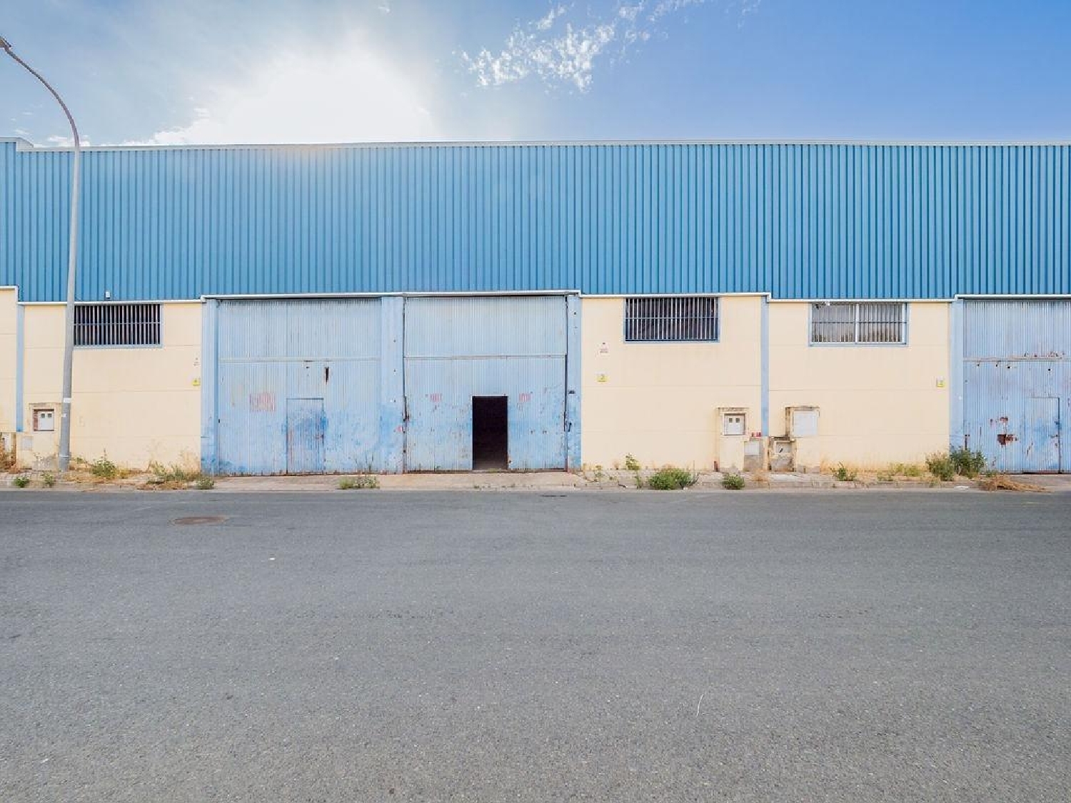  for sale shop Guillena Sierra Norte 1