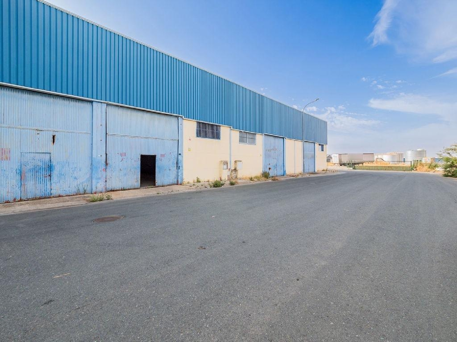  for sale shop Guillena Sierra Norte 2