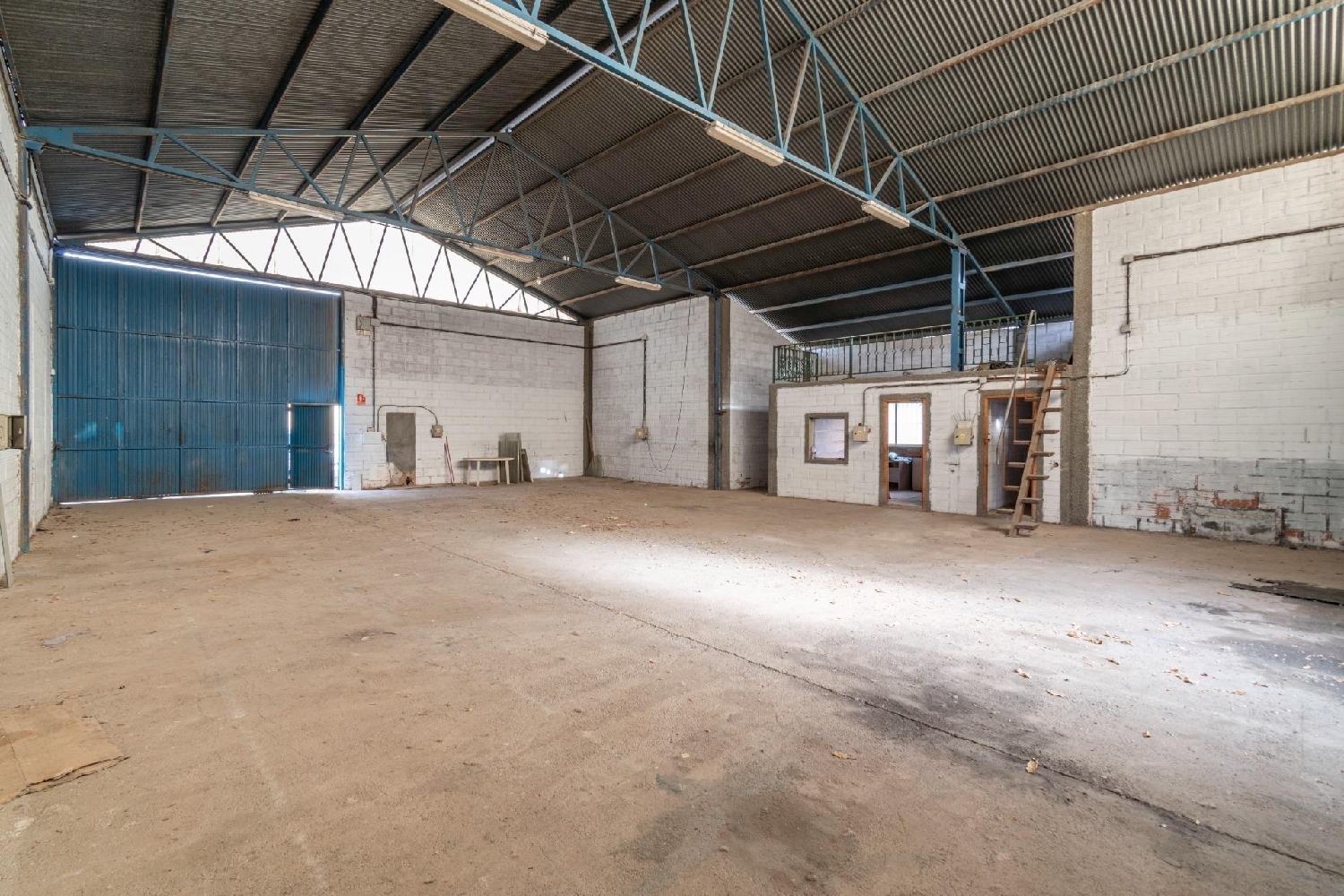 till salu butik Jun Vega De Granada 2