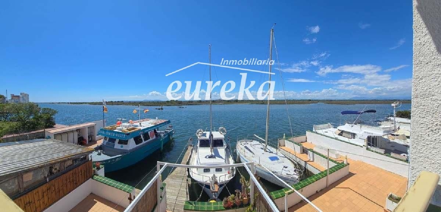  till salu villa Roses Alt Empordà 40