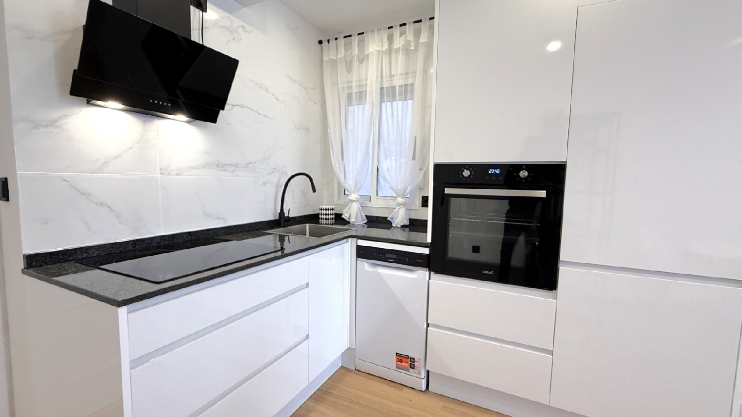  for sale apartment Torrevieja Baix Segura 2