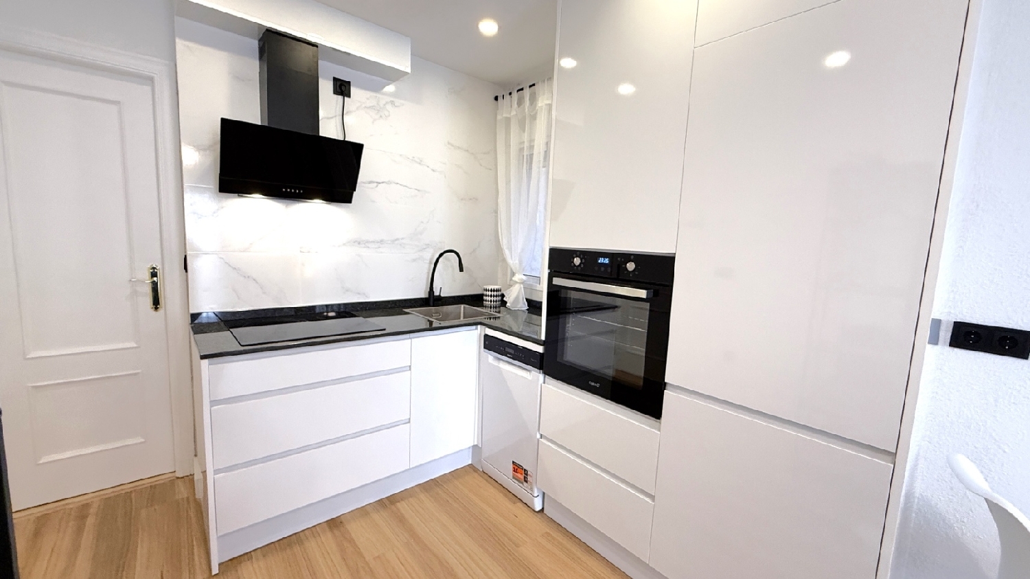  for sale apartment Torrevieja Baix Segura 8