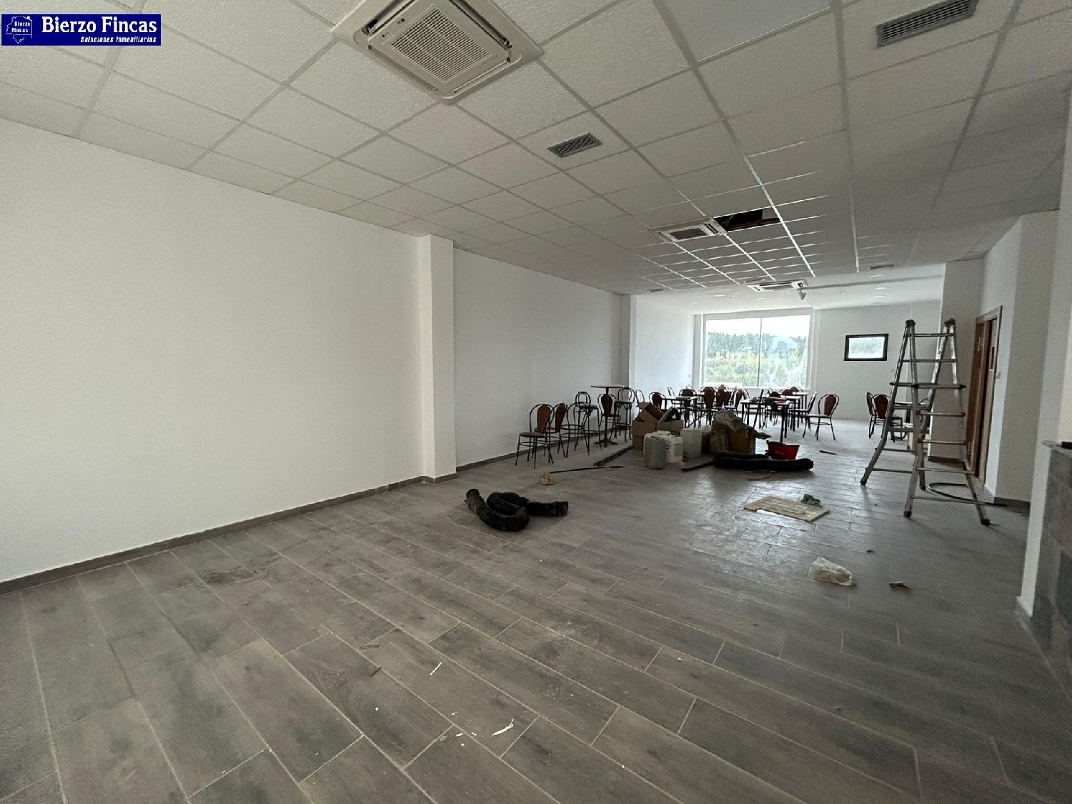 en venta local comercial Cubillos Del Sil Bierzo (El) 2