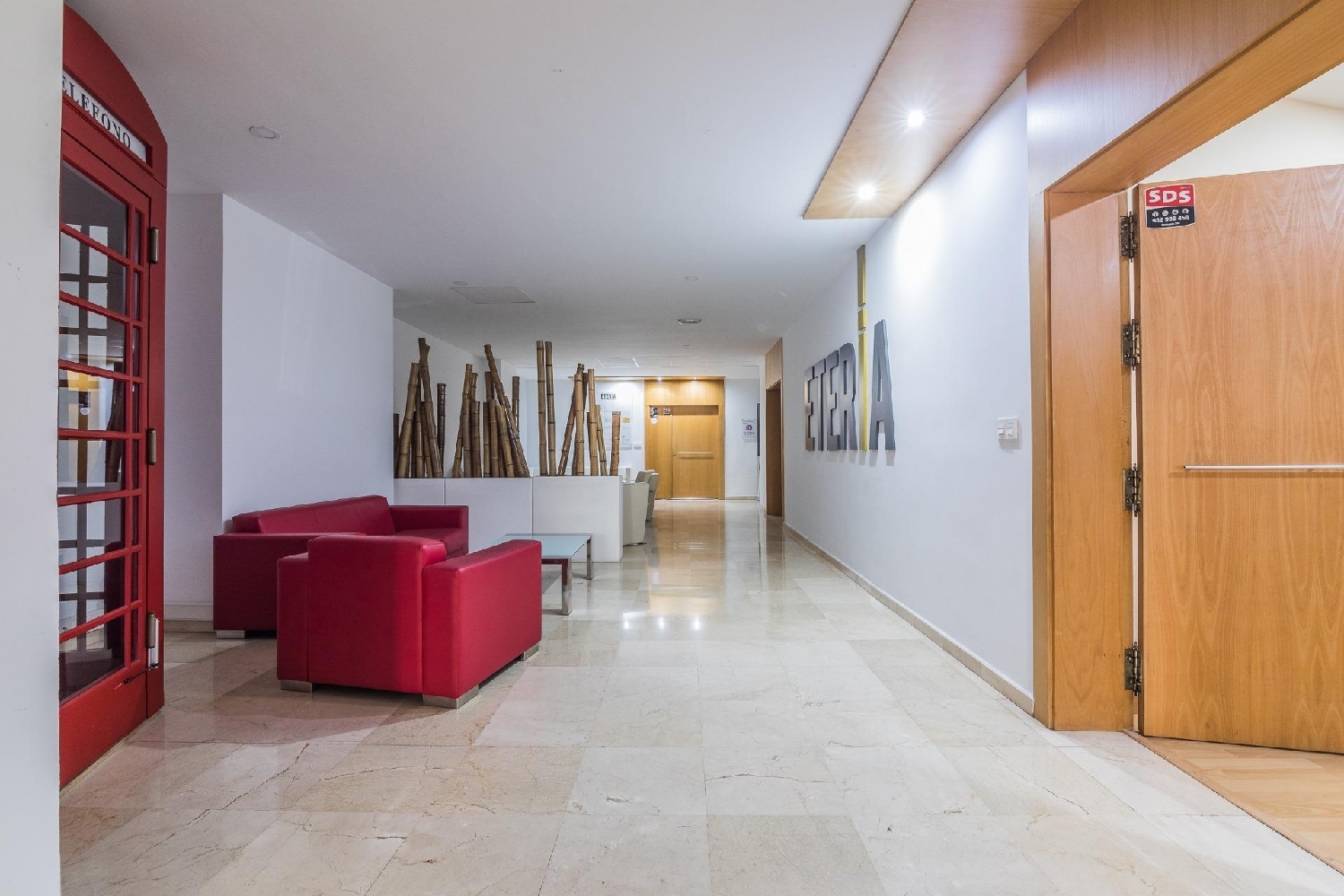 te koop kantoor Cheda Arzúa 2