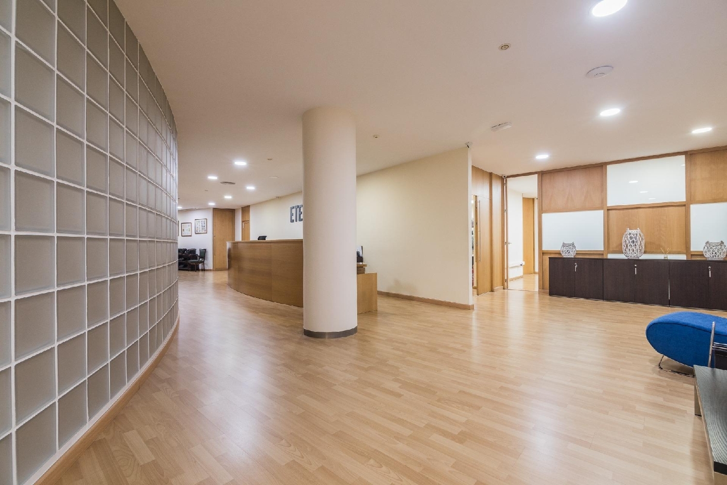  te koop kantoor Cheda Arzúa 2