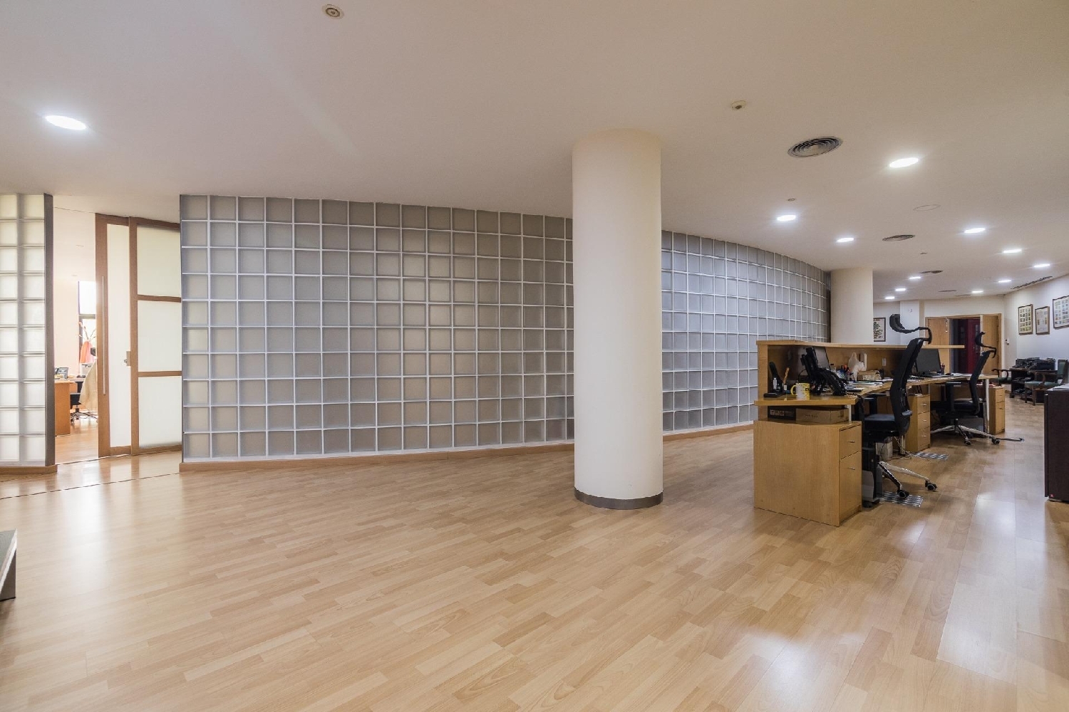  te koop kantoor Cheda Arzúa 5