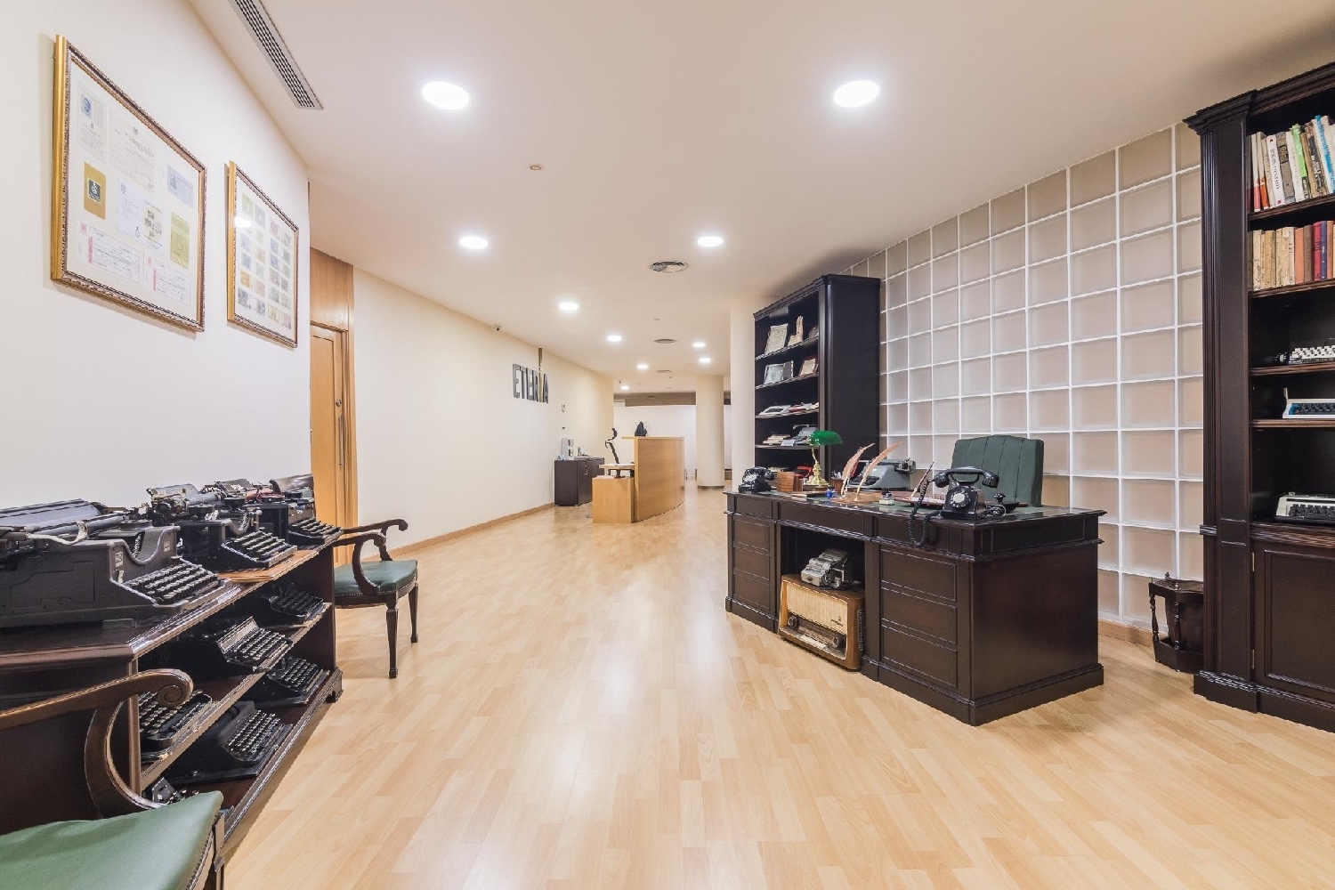  te koop kantoor Cheda Arzúa 6