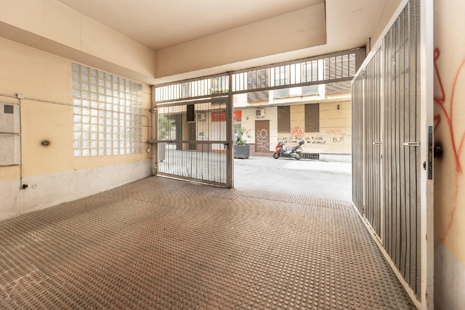  te koop parkeerplaats Barrio De Granada Alacantí 7