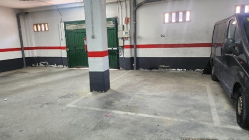 Doñinos De Salamanca Campo De Salamanca parking space foto 6376798