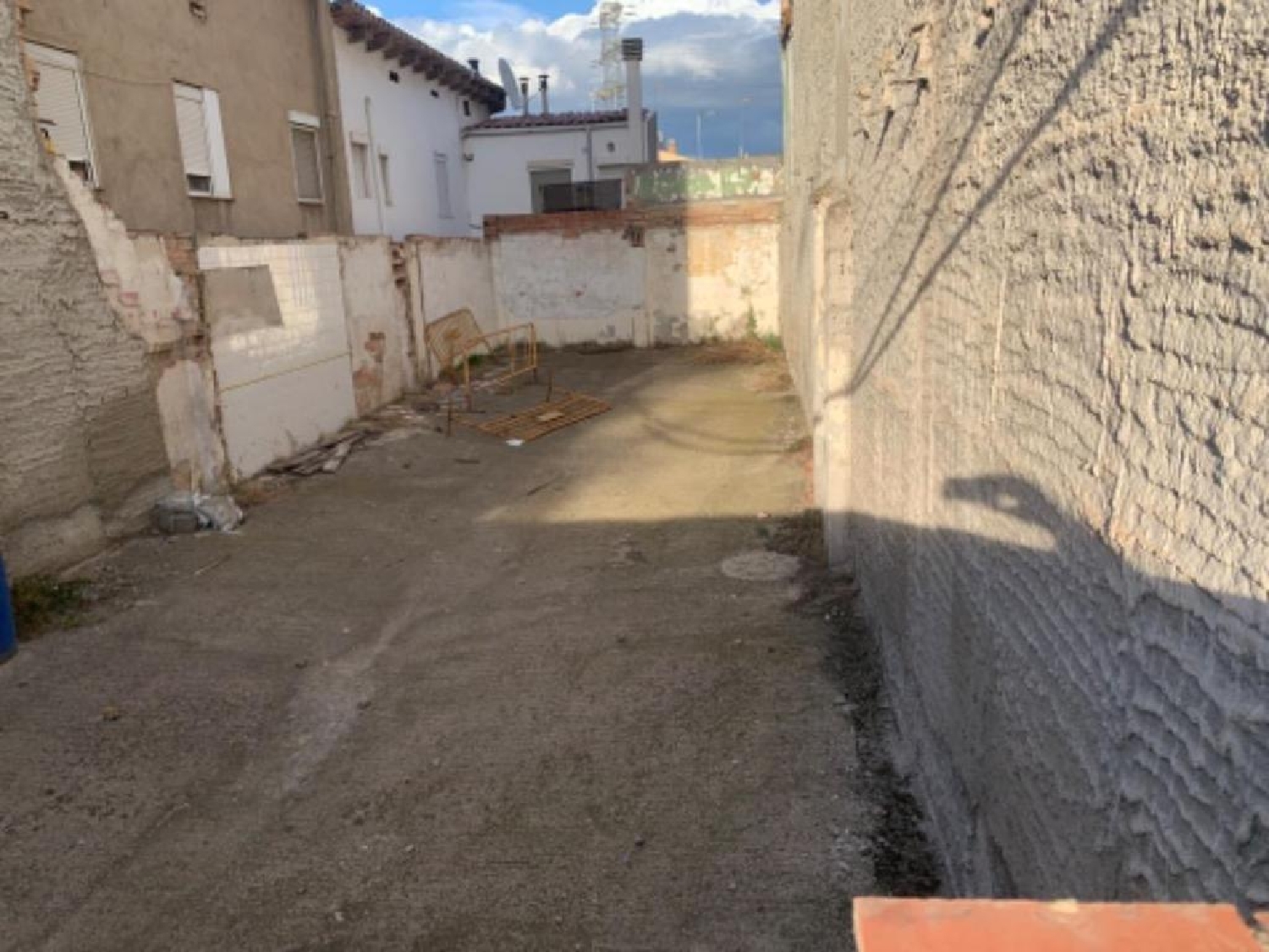 till salu tomt Manresa Bages 1