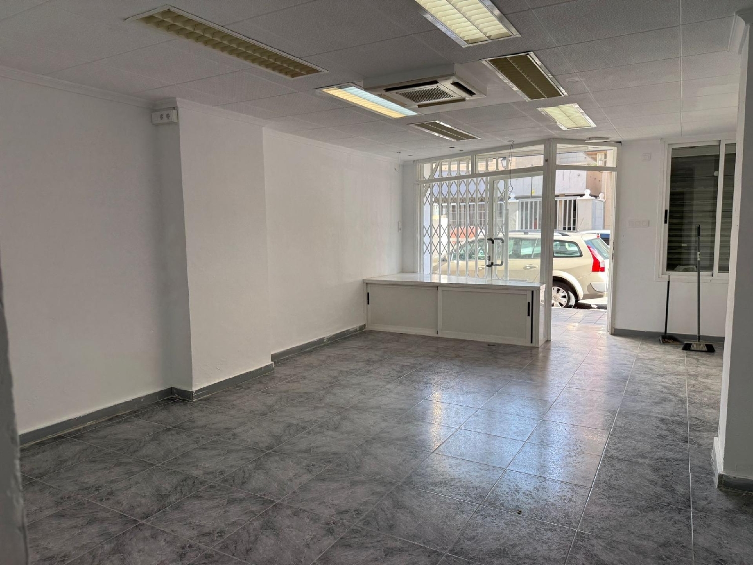  te koop bedrijfsruimte Alicante Centro 03001 Alacantí 3