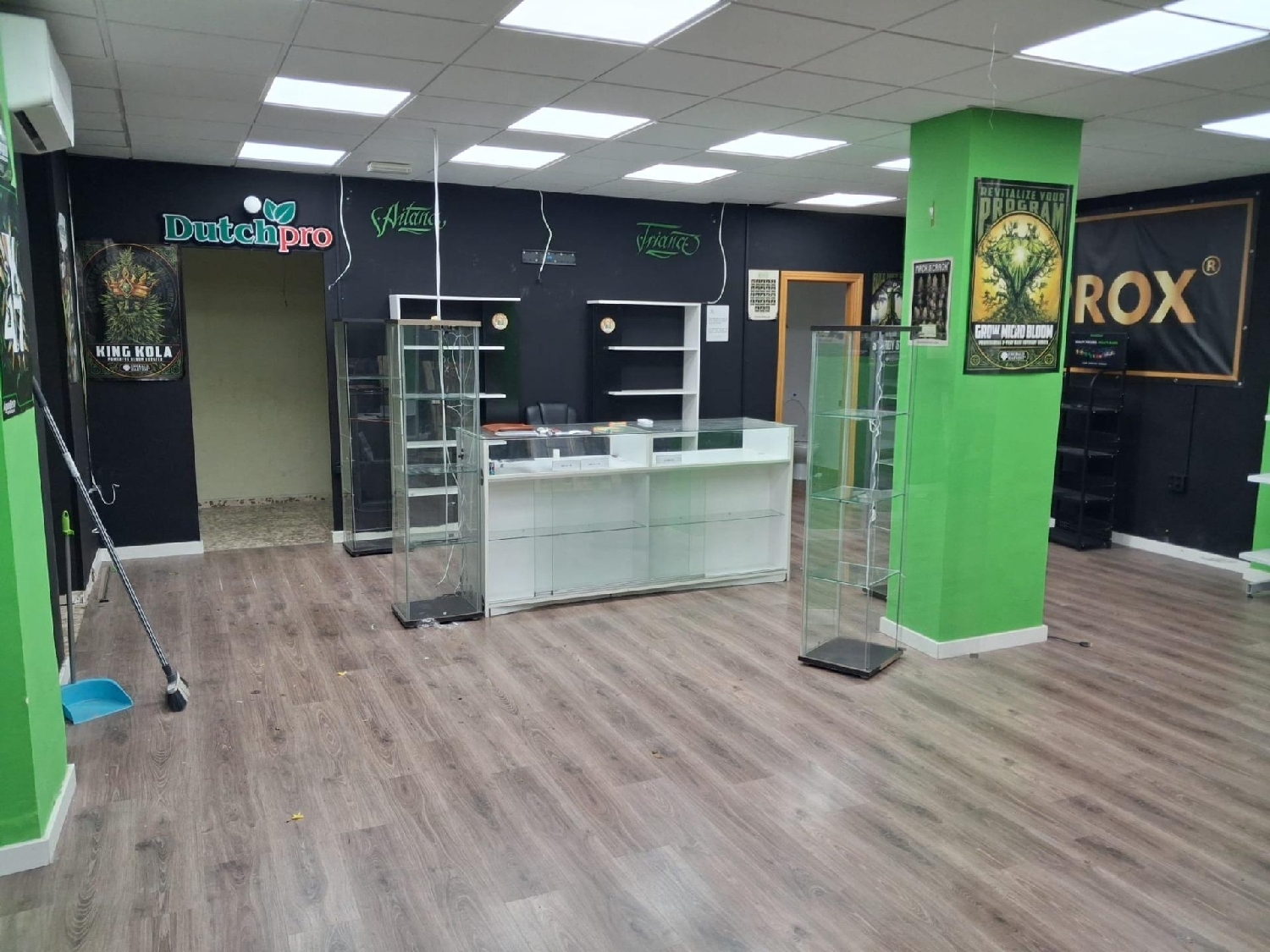  for sale commercial premise Barrio De Granada Alacantí 2