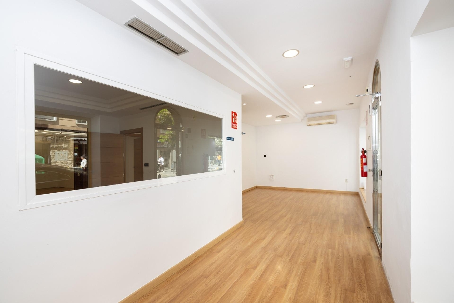  for sale commercial premise Barrio De Granada Alacantí 8