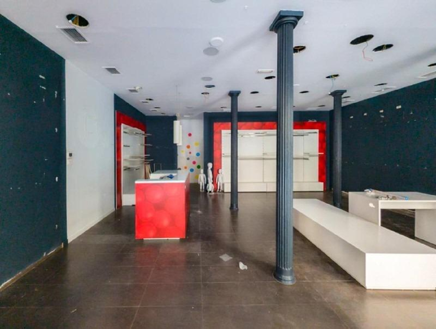  till salu lokal Barrio De Granada Alacantí 4