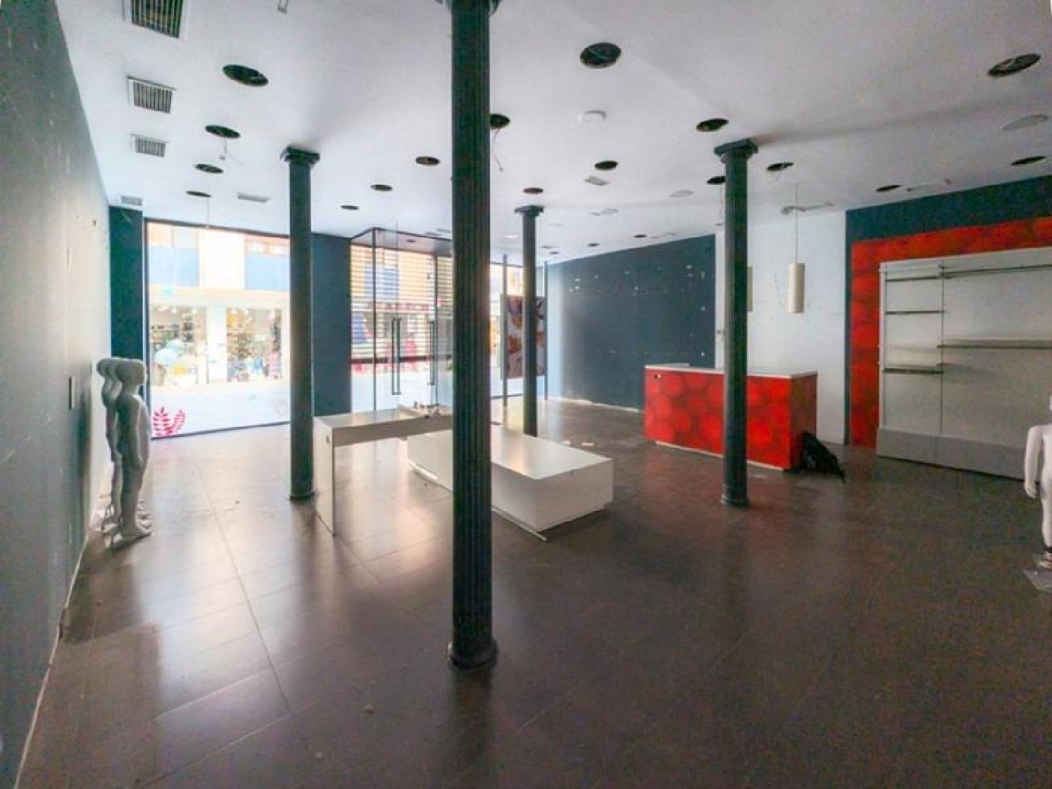  till salu lokal Barrio De Granada Alacantí 6