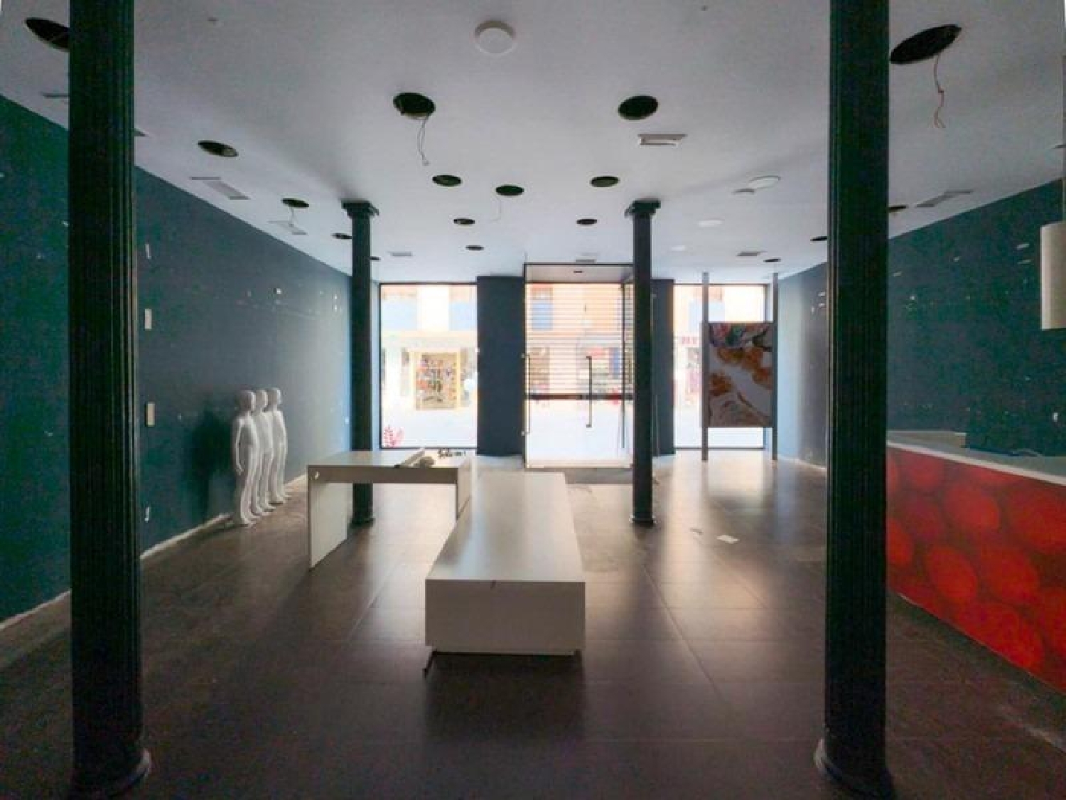  till salu lokal Barrio De Granada Alacantí 8