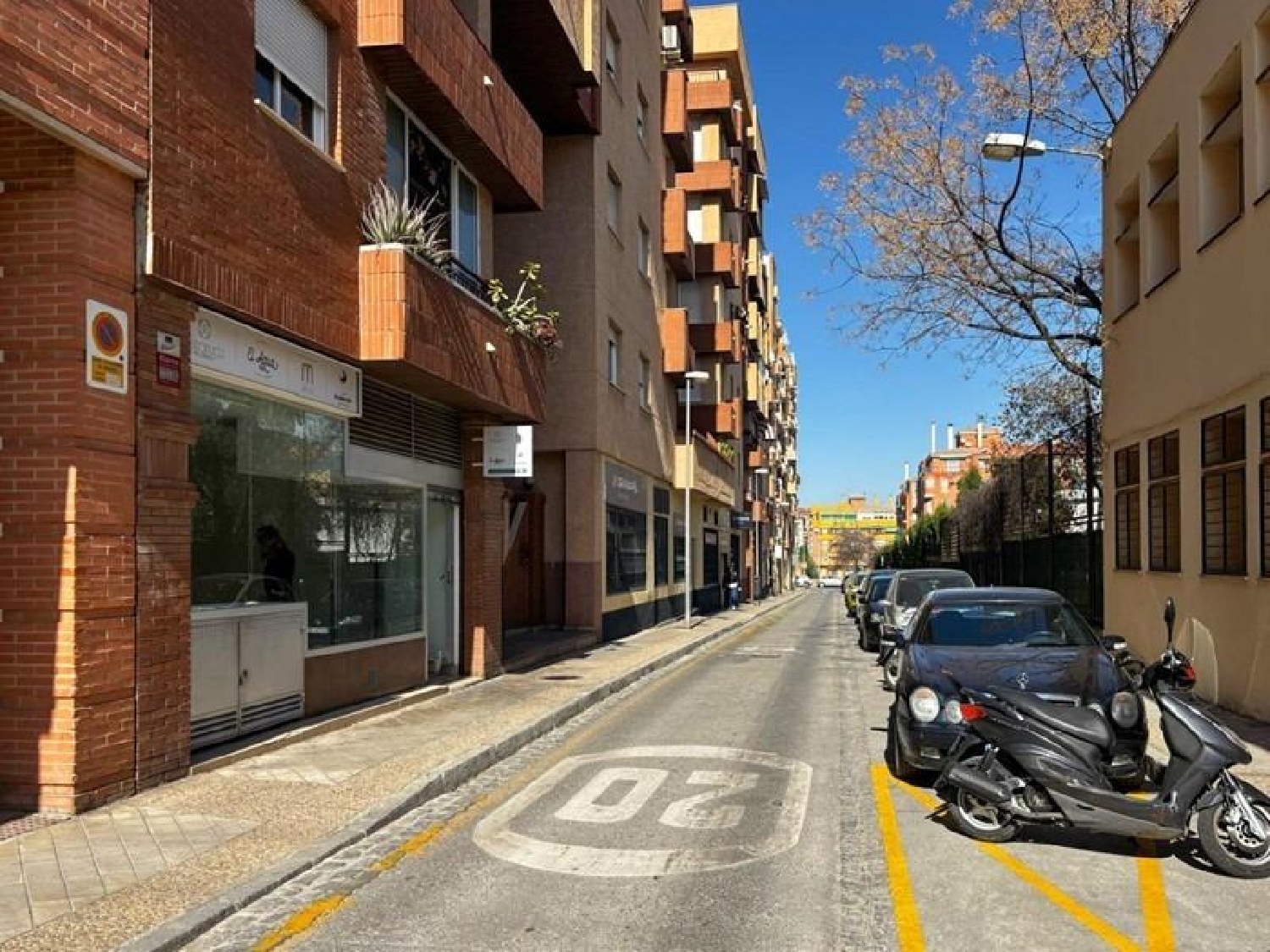  till salu lokal Barrio De Granada Alacantí 4