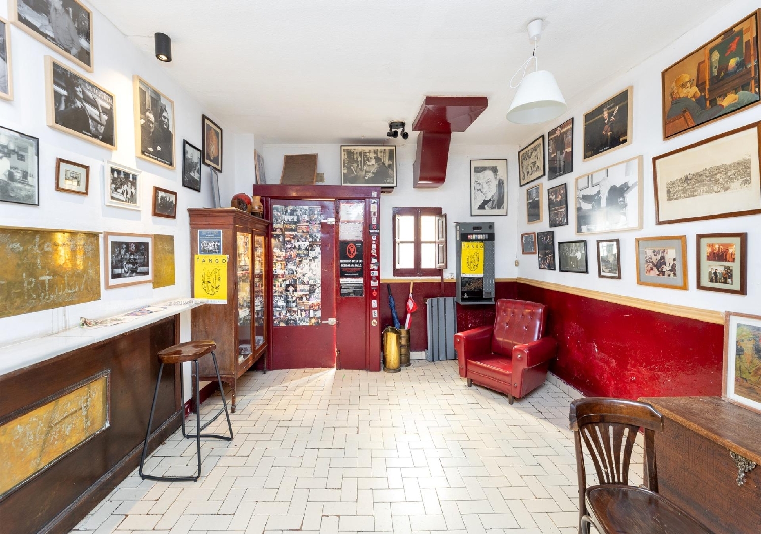  till salu lokal Barrio De Granada Alacantí 6