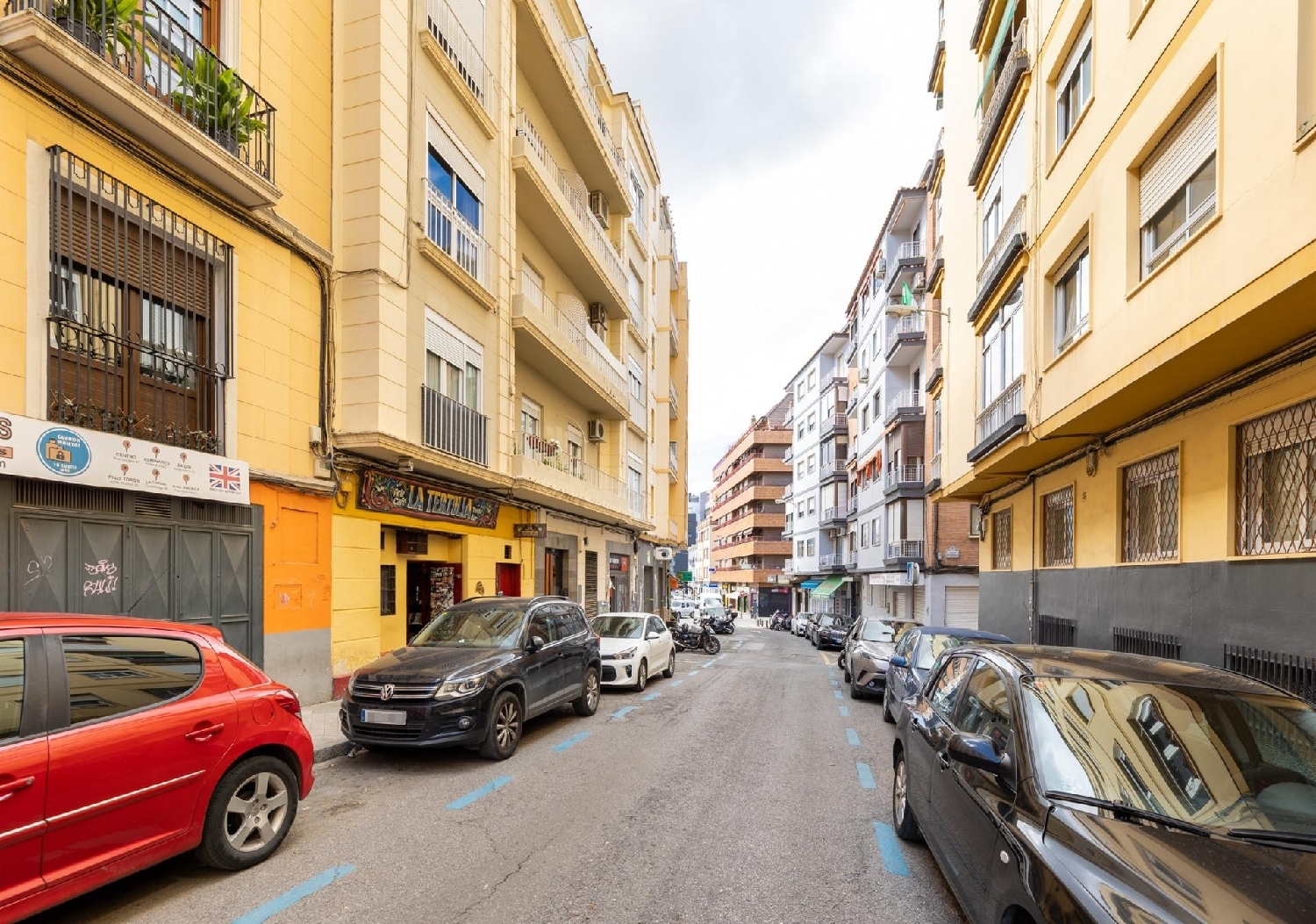  till salu lokal Barrio De Granada Alacantí 1