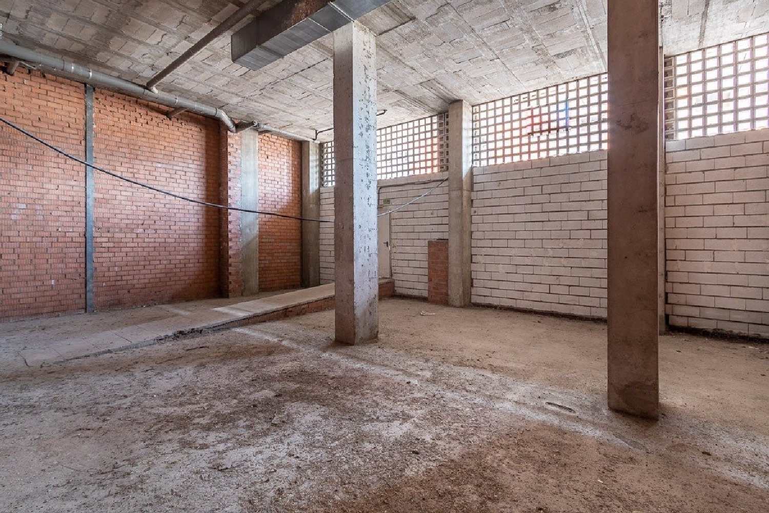  te koop bedrijfsruimte Barrio De Granada Alacantí 4