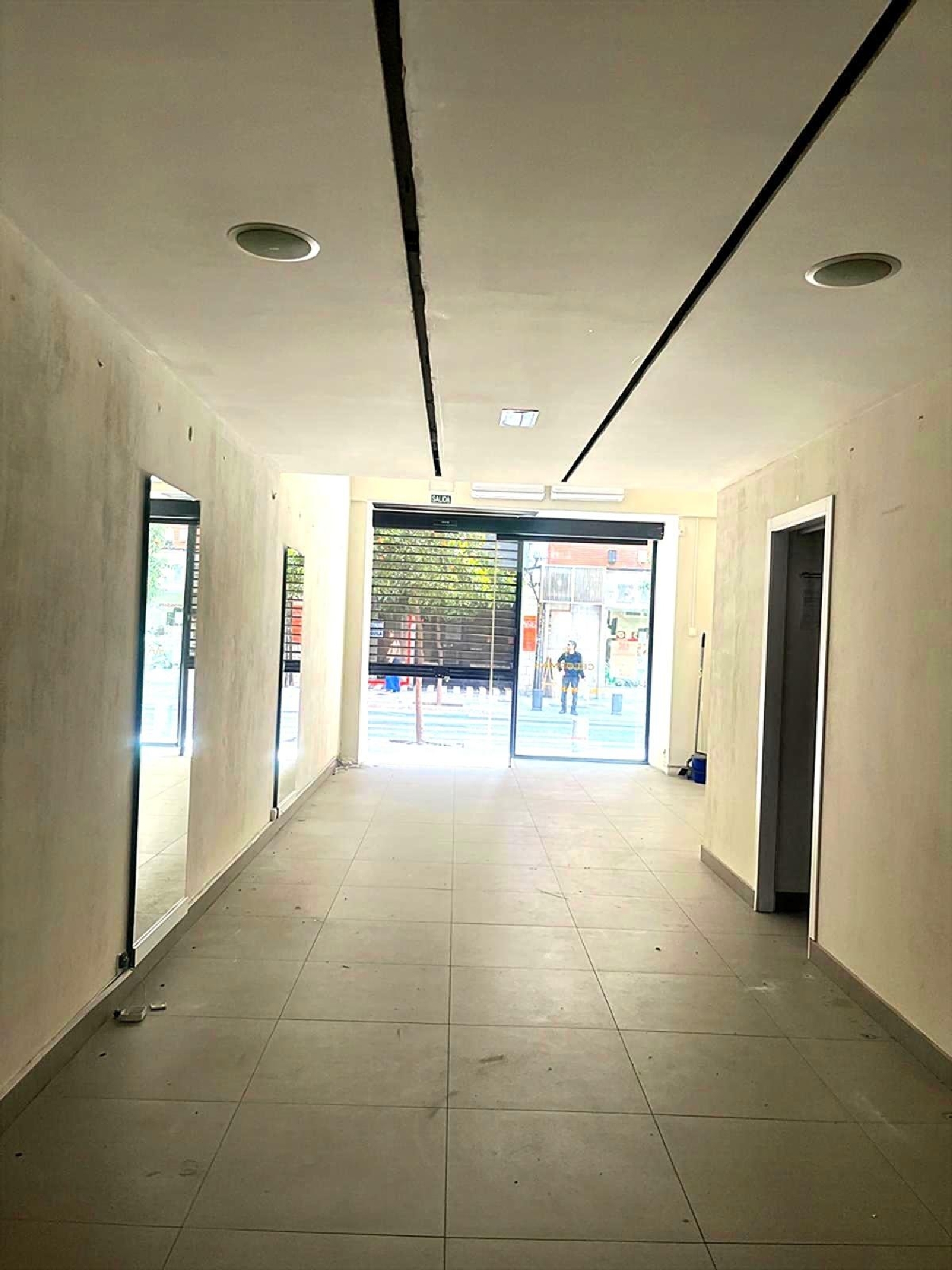  for sale commercial premise Barrio De Granada Alacantí 4