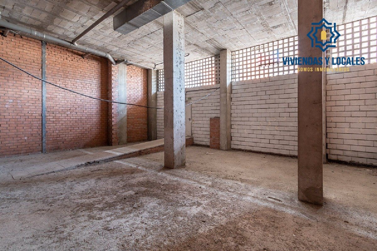  till salu lokal Barrio De Granada Alacantí 4