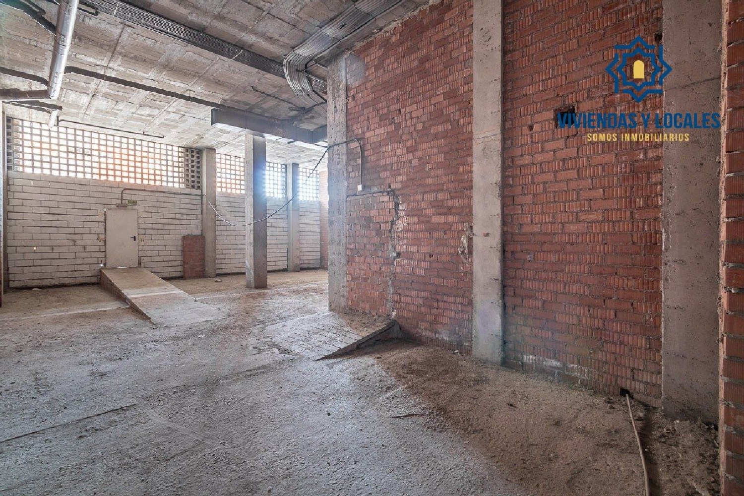  till salu lokal Barrio De Granada Alacantí 3