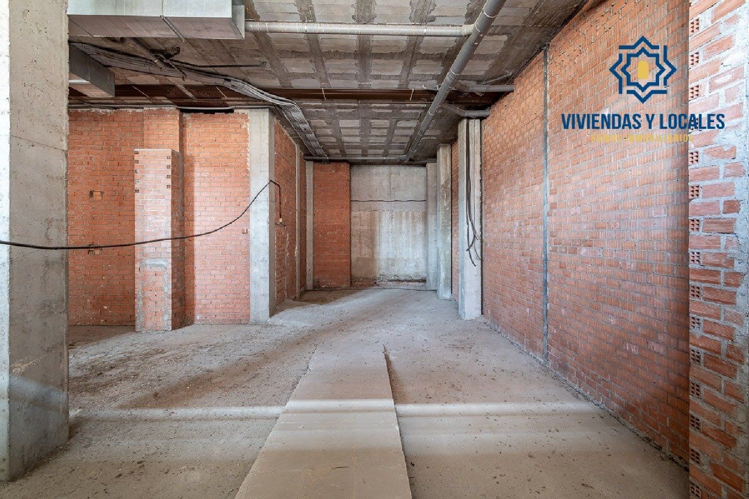  till salu lokal Barrio De Granada Alacantí 8