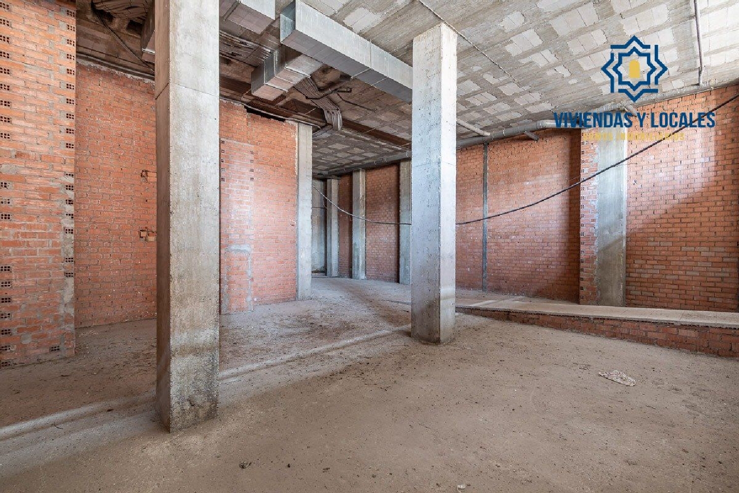  till salu lokal Barrio De Granada Alacantí 5