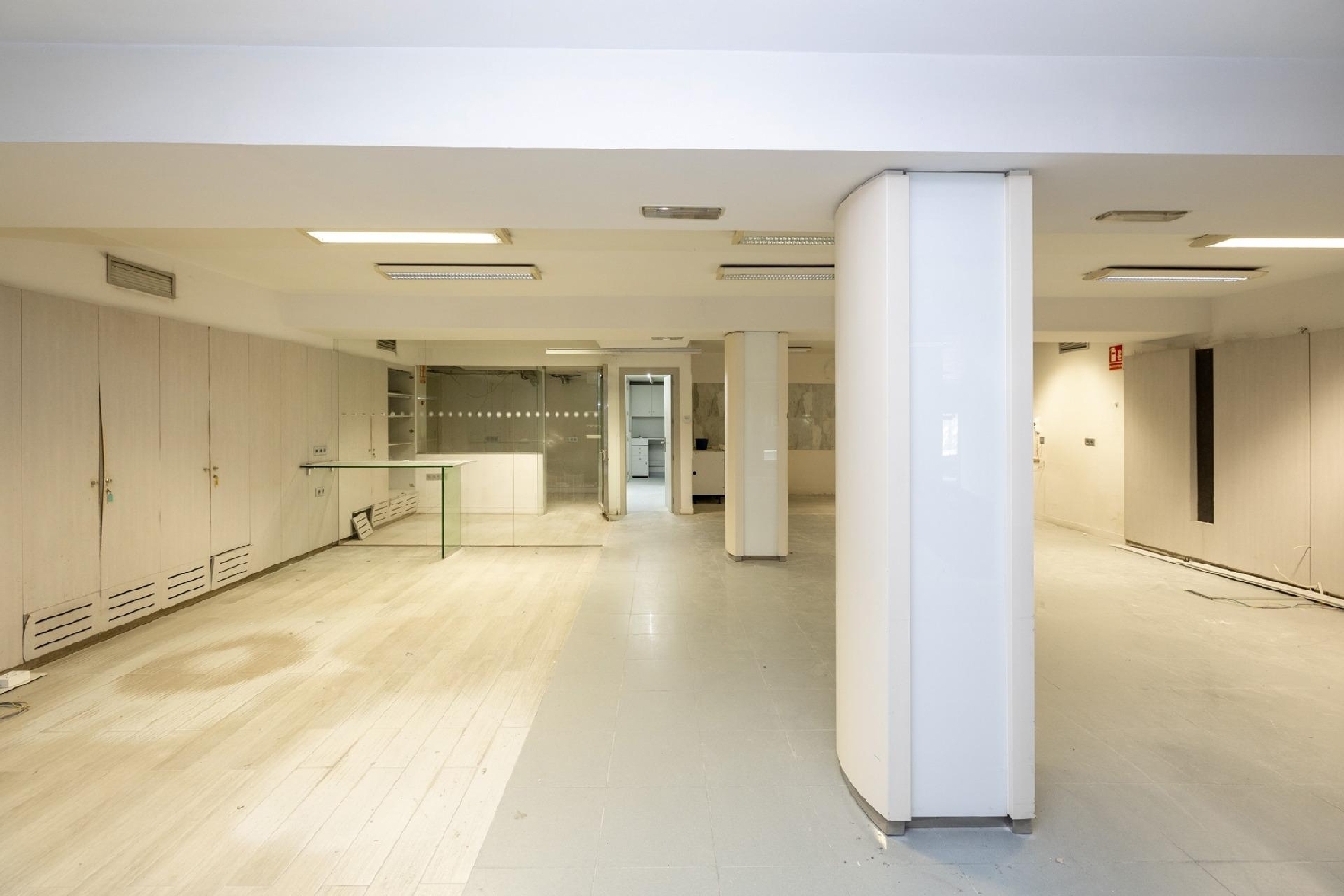  en venta local Barrio De Granada Alacantí 7