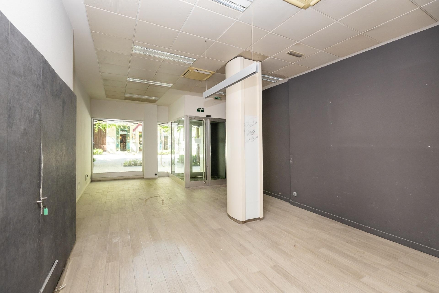  en venta local Barrio De Granada Alacantí 6