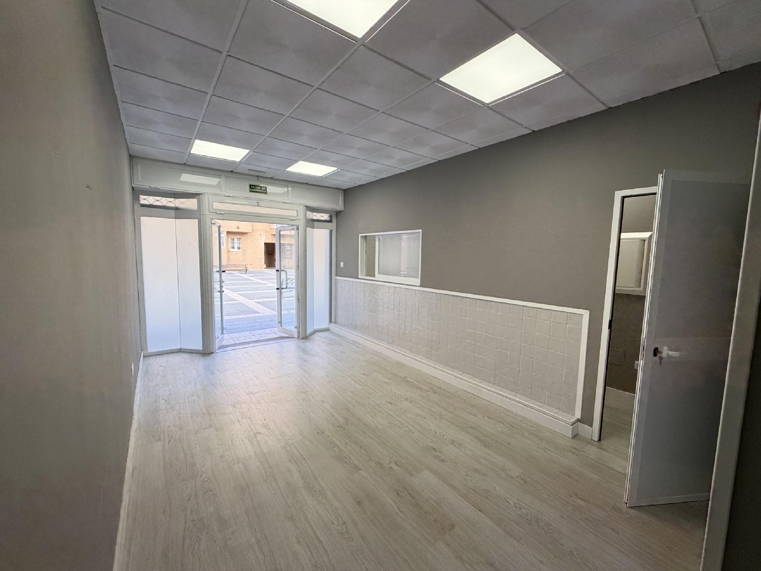 à vendre local commercial Estepona Costa Del Sol Occidental 4