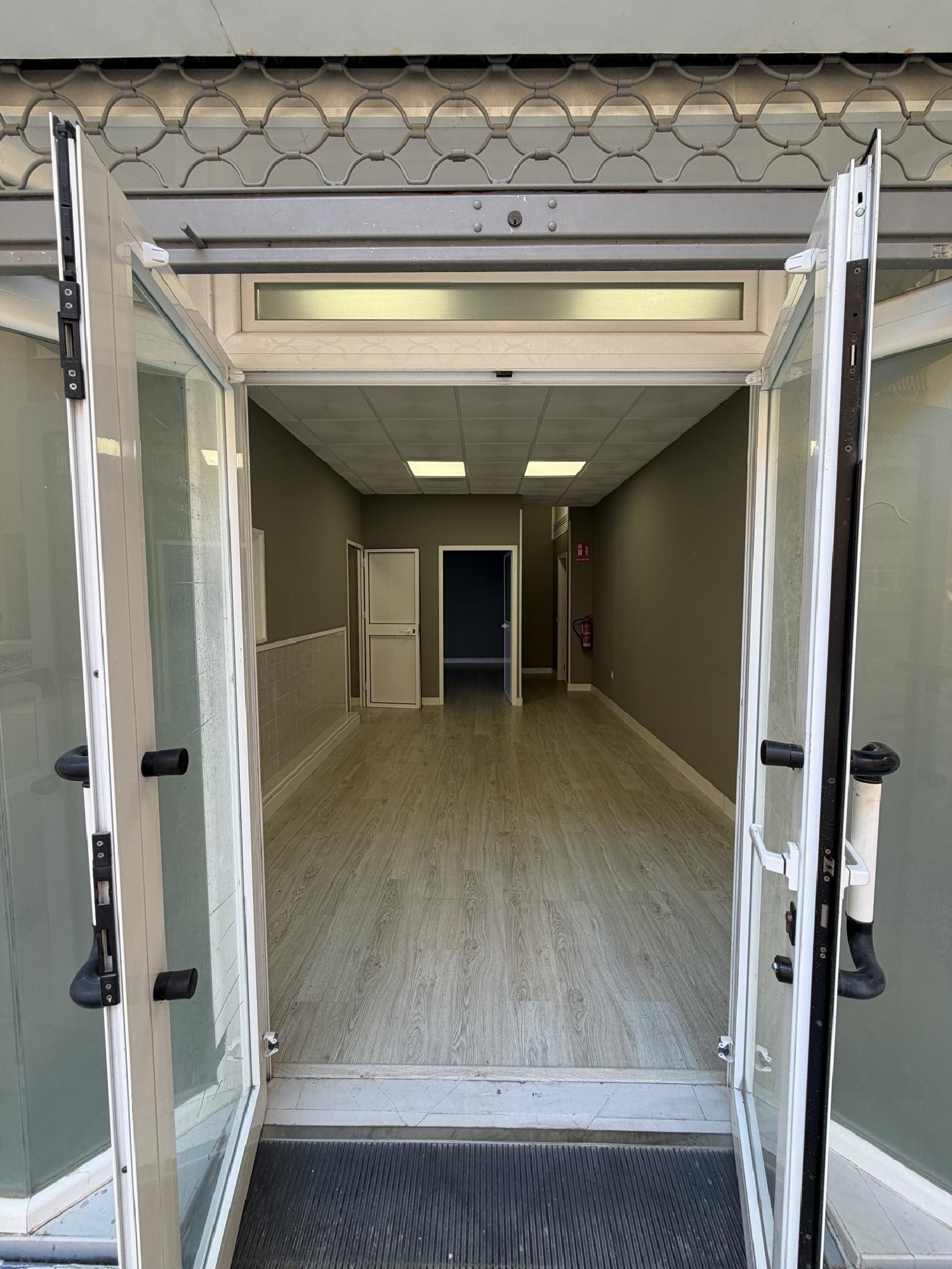 à vendre local commercial Estepona Costa Del Sol Occidental 3