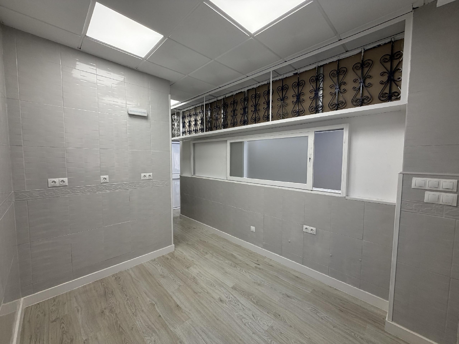 à vendre local commercial Estepona Costa Del Sol Occidental 5