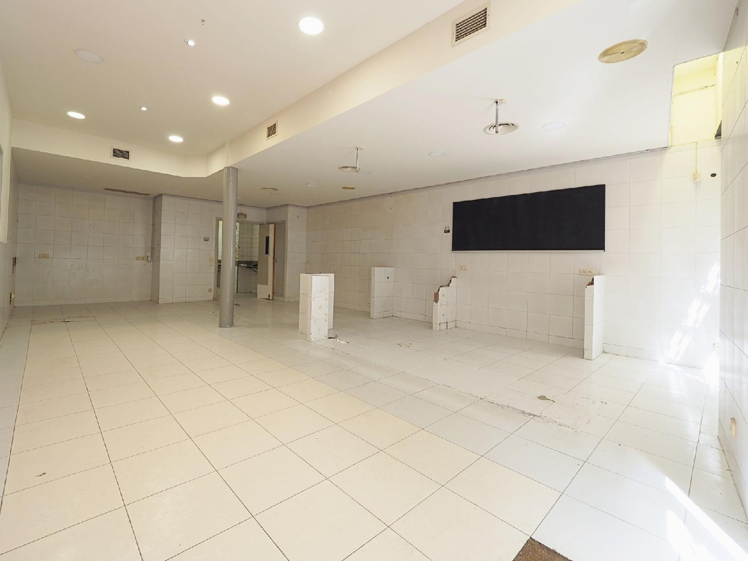  te koop bedrijfsruimte Figueres Alt Empordà 2