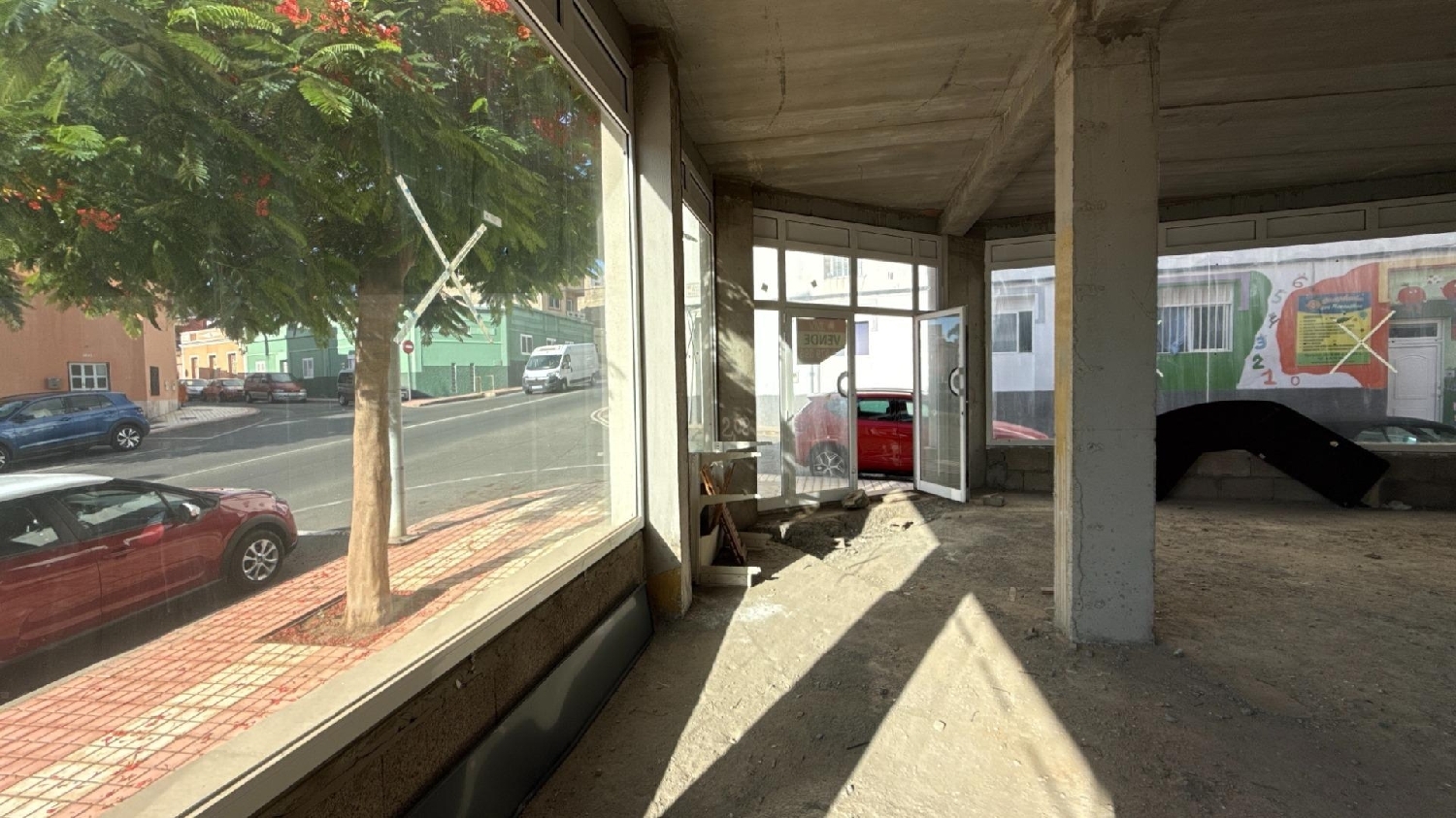  till salu lokal Ingenio Área Este 7