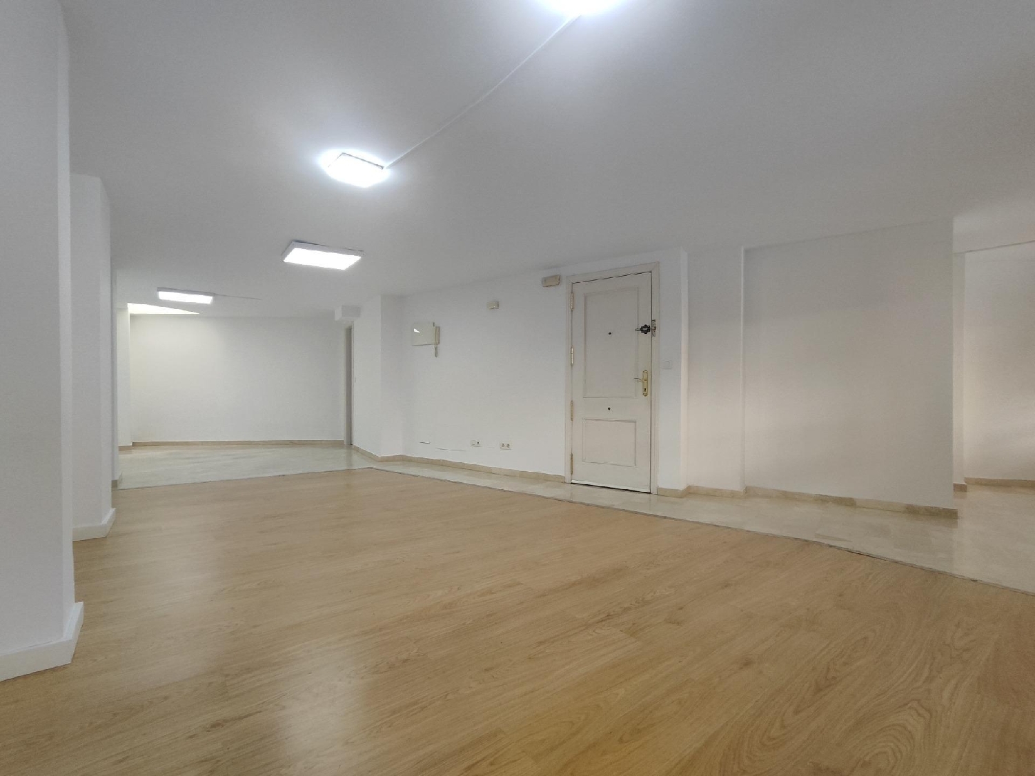  te koop bedrijfsruimte Málaga Del Fresno Campiña 2