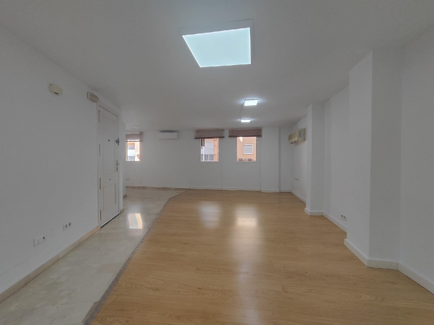  te koop bedrijfsruimte Málaga Del Fresno Campiña 1