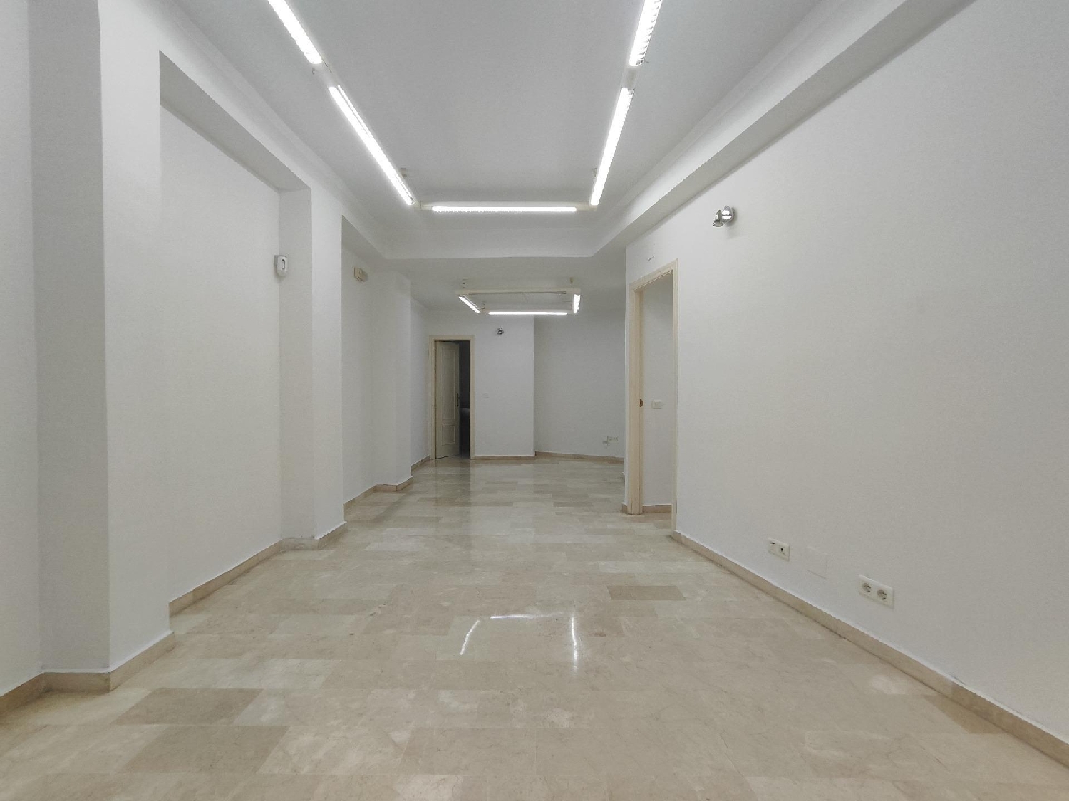  te koop bedrijfsruimte Málaga Del Fresno Campiña 3