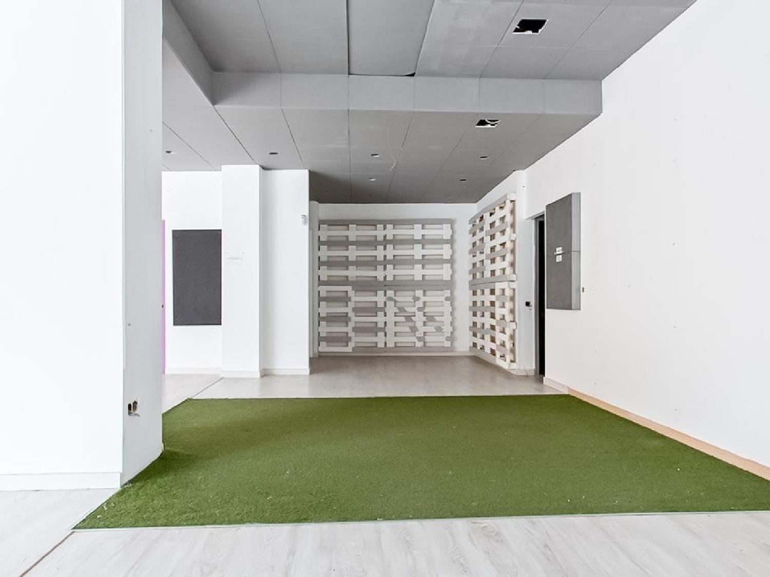 à vendre local commercial Manresa Bages 4