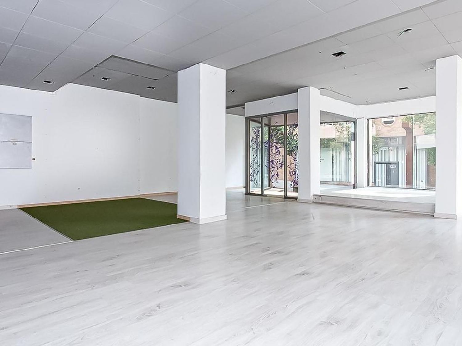 à vendre local commercial Manresa Bages 2